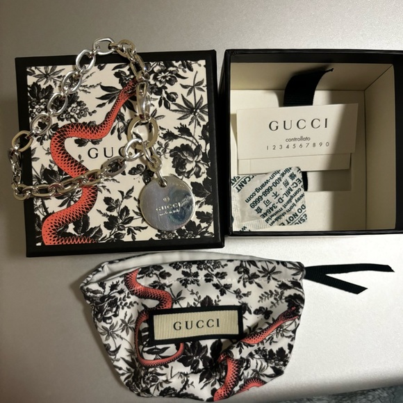 GUCCI TRADEMARK LOGO .925 Sterling Silver Round Tag Charm  Bracelet NWT - Picture 1 of 5